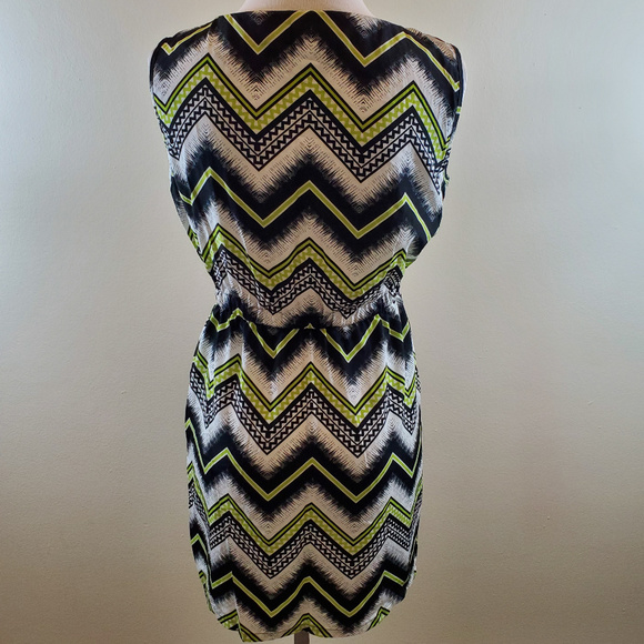 Black/Lime Chevron Print Mini Dress - Picture 5 of 5